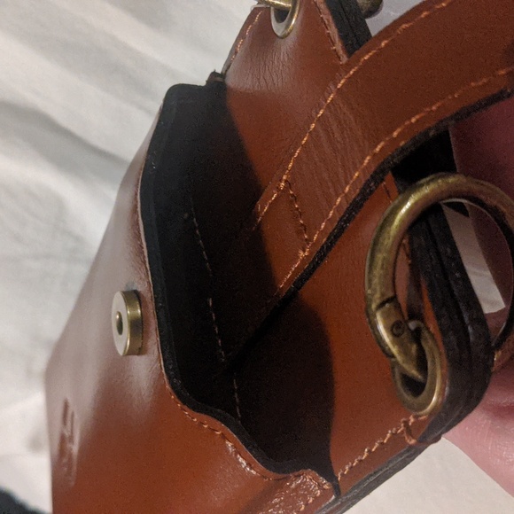 Patricia Nash Farleigh XBody Phone Case in Heritage Tan Leather - Picture 6 of 10